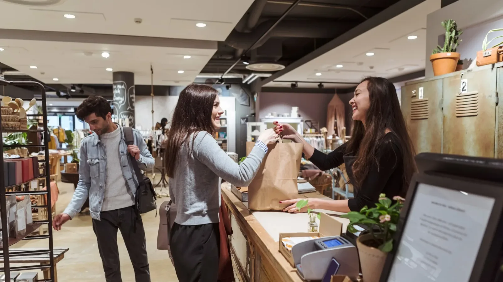 Retail Customer Engagement: Plan a Loyalty and Digital Journey